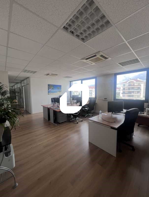 IMMPROVE vous propose une surface de bureaux cloi