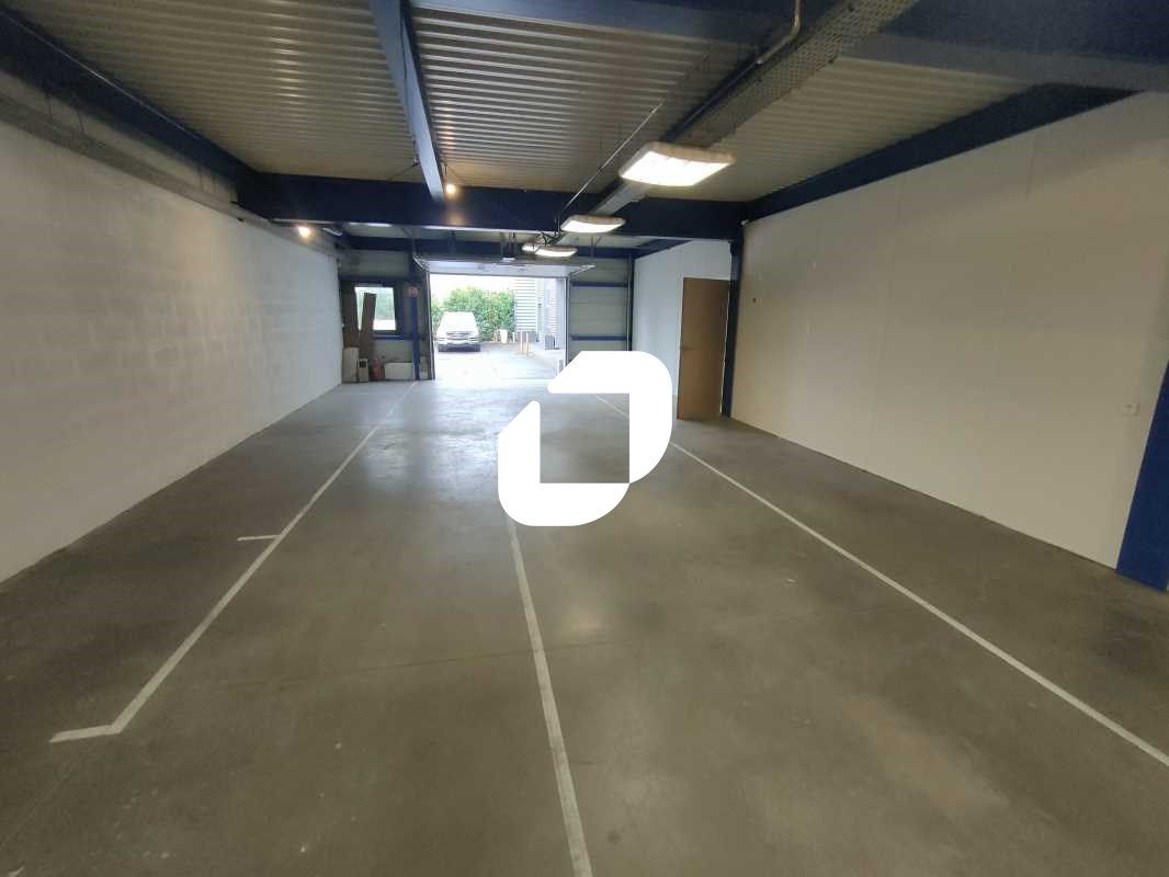 Dans la zone d'activité de Domont, sur un site sé