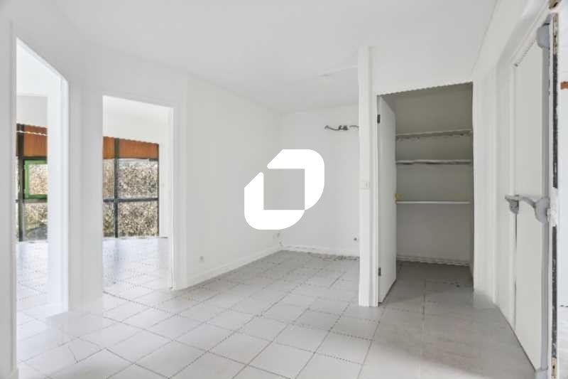 A 15 minutes à pied du RER A de la station "Logne