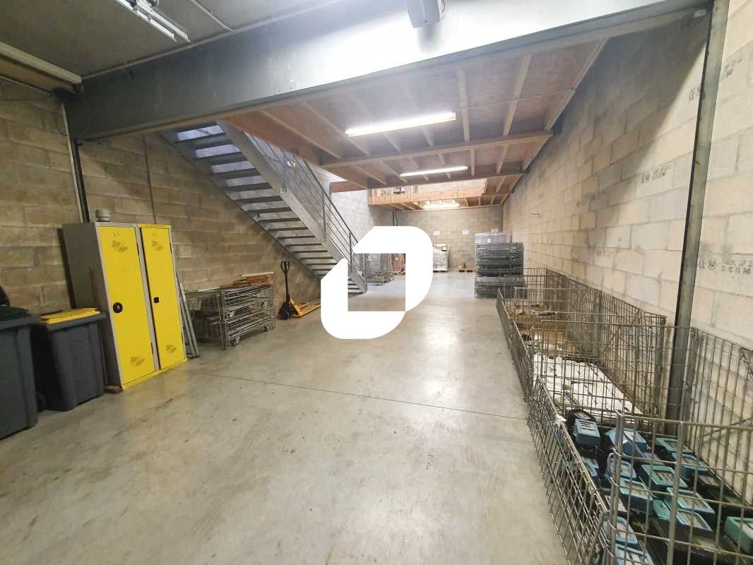 Situé dans la Zone Industrielle d'Ozoir-la-Ferriè