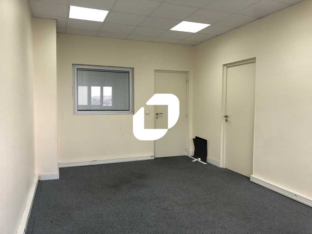 Proche de la gare du Plessis Bouchard, , IMMPROVE