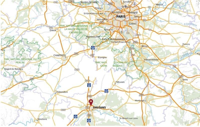 A vendre à louer, beau terrain de 11 450 m² à dév