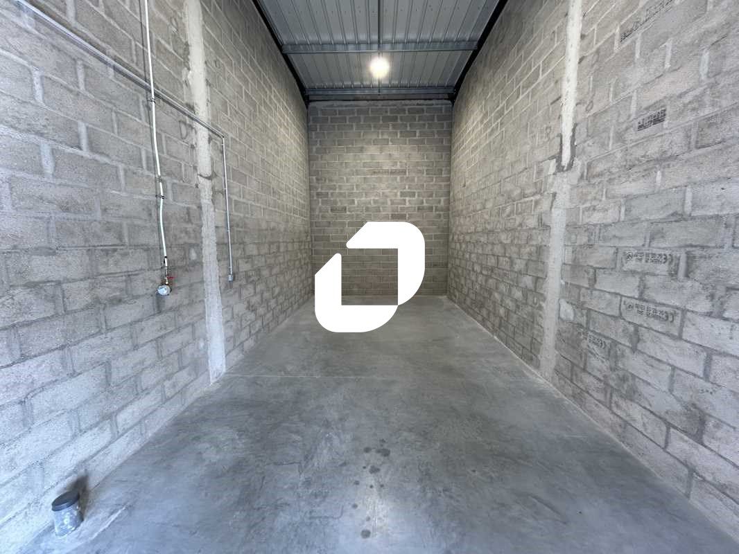 Situé idéalement à la sortie de l'autoroute A4 et