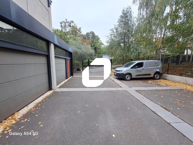 Nous vous proposons à la location des bureaux et 