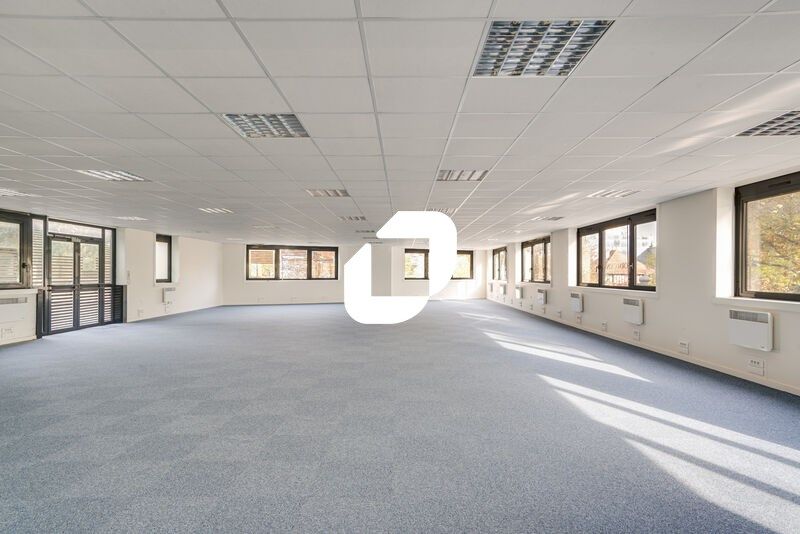 A proximité immédiate du RER A, dans le quartier 