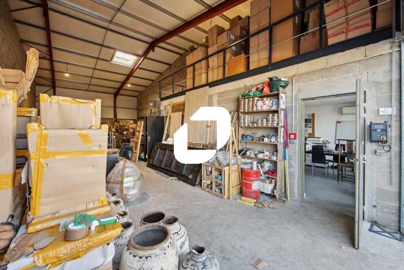 Située au coeur de la zone d'activité en pleine e