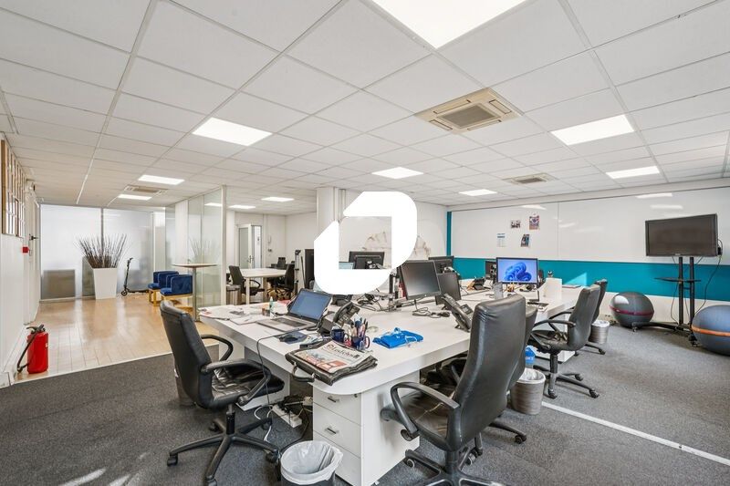 Rare à Neuilly !! IMMPROVE vous propose une surfa