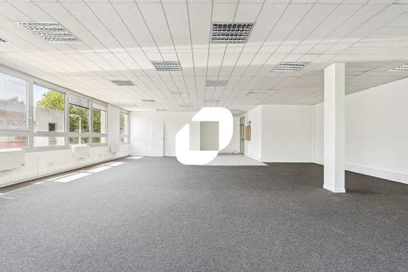 Situés au coeur d'un parc d'activités dynamique, 