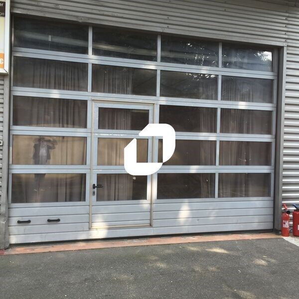 Au sein d'un bâtiment industriel idéalement situé