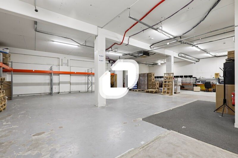 Bâtiment mixte idéal pour accueillir votre activi