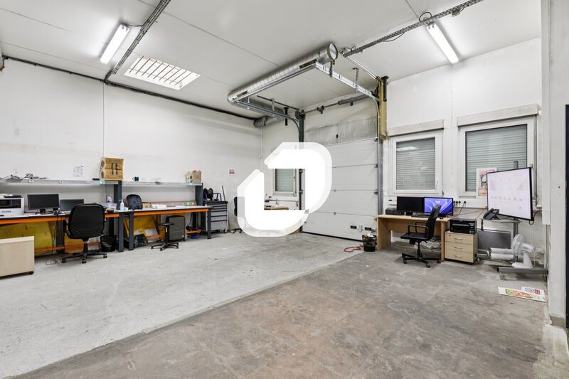 Bâtiment mixte idéal pour accueillir votre activi