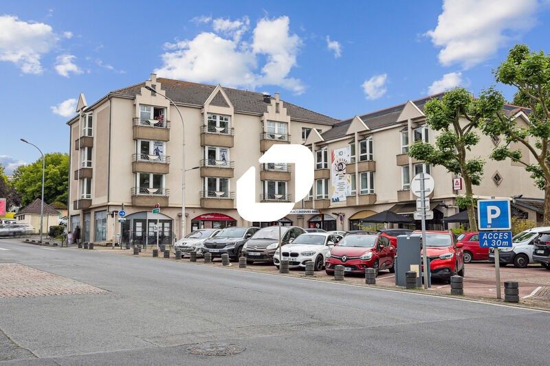 Situé à proximité de l'autoroute A6 et des nation