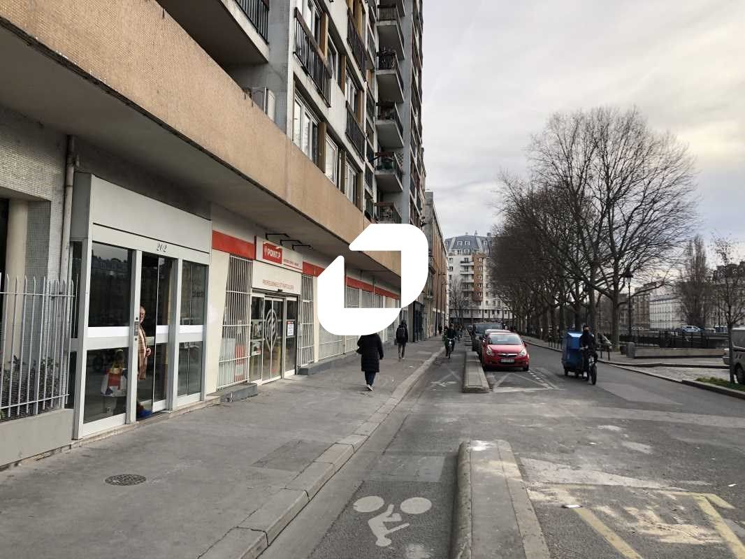 Immprove vous propose un local commercial Quai de