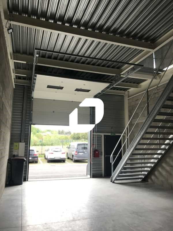 Situé dans la zone industrielle de la Renouillère