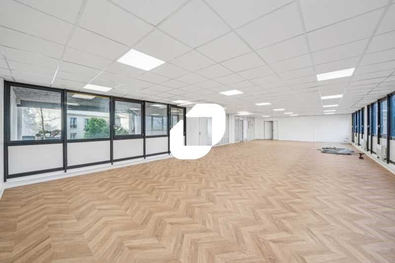 Découvrez ces bureaux lumineux de 190 m² non divi