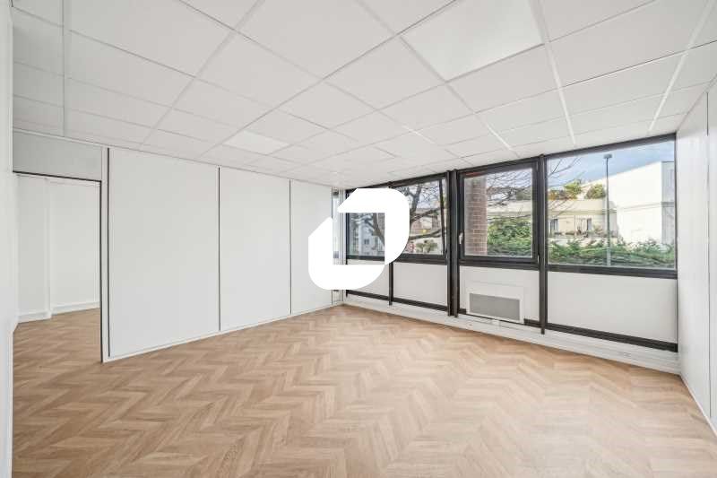 Découvrez ces bureaux lumineux de 190 m² non divi