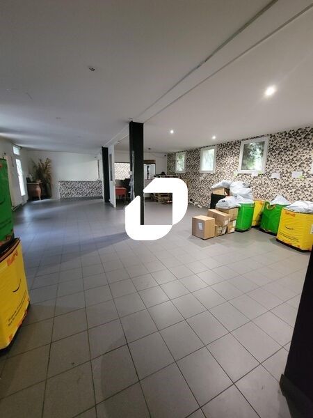 IMMPROVE vous propose un local d'activité de 202 