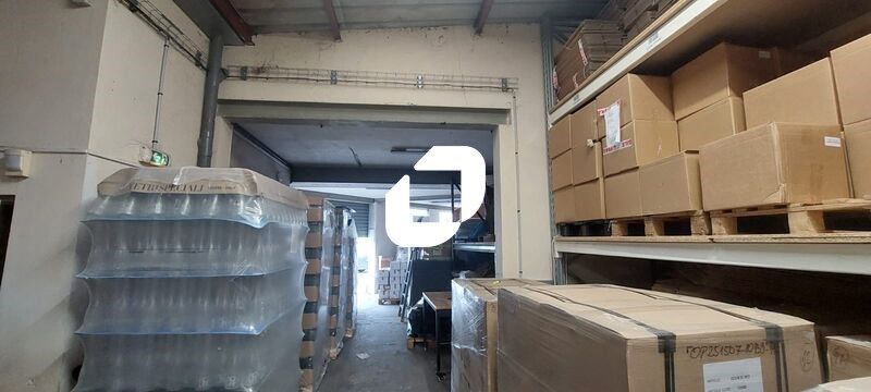 Idéalement situé à la Plaine Saint Denis, à proxi