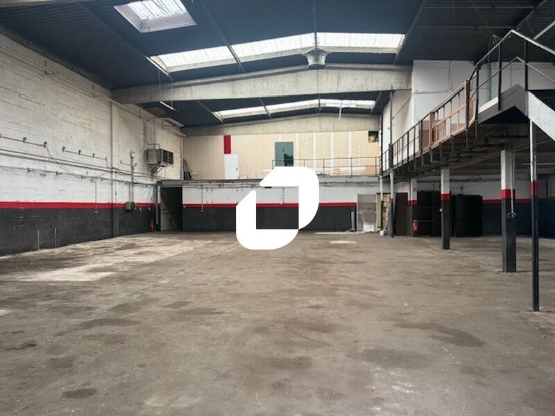 Au pied de la N184, IMMPROVE vous propose un loca