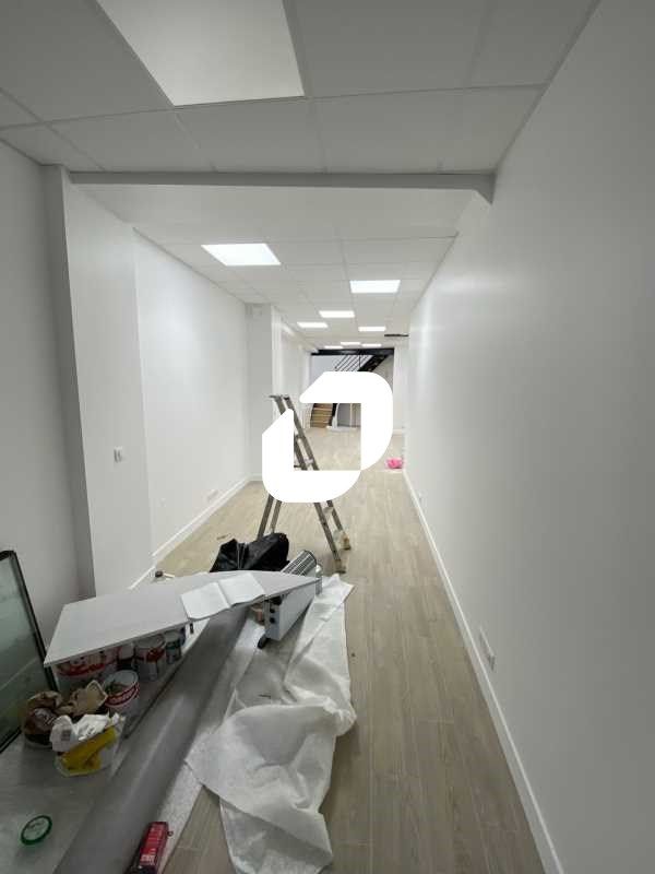 Situé dans le 14ème arrondissement, avec accès di