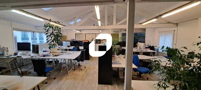 À seulement 150 m du métro ligne 1 ("Saint-Mandé"