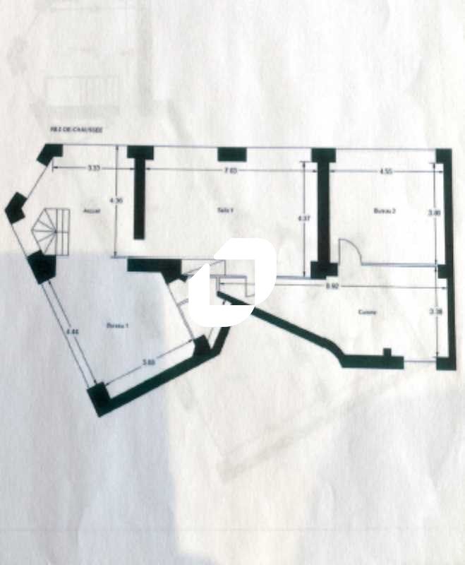 Location locaux commerciaux 267 m² non divisibles