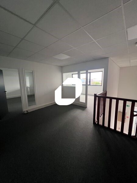 Situé à proximité de l'autoroute A4 à Quincy Vois