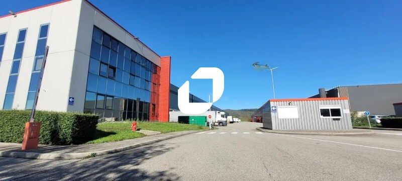 Implanté dans une zone stratégique à 1 h de Lyon,
