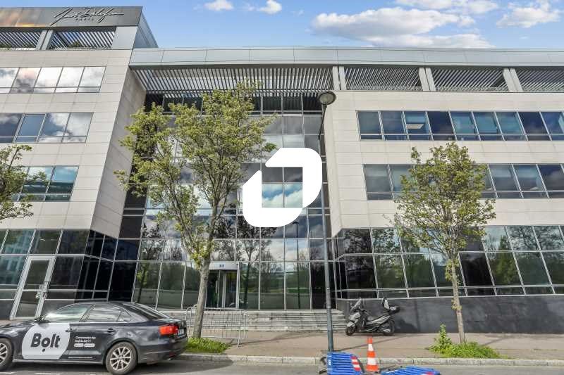 Situé face au Stade de France, proche de toutes c