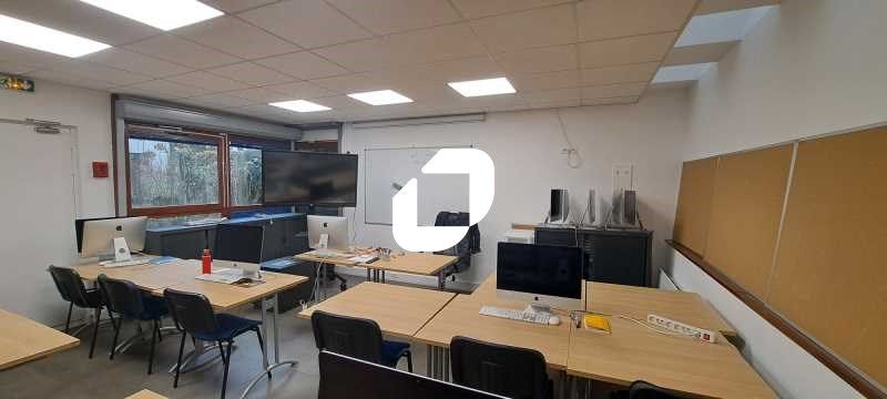 Immprove vous propose à la vente, un local commer