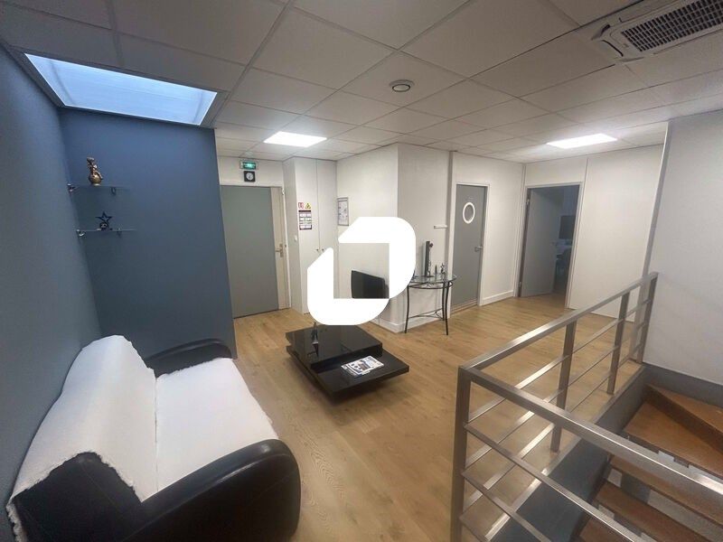 Proche des quais de Seine, IMMPROVE vous propose