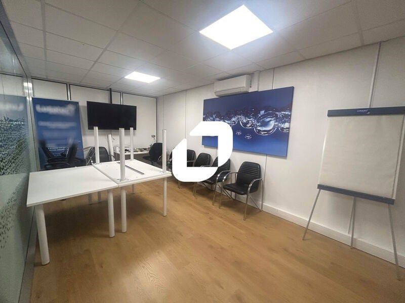 Proche des quais de Seine, IMMPROVE vous propose 