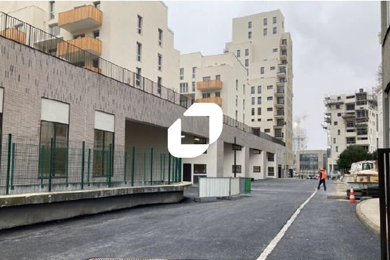 Situé en plein coeur du nouveau quartier d'Ivry s
