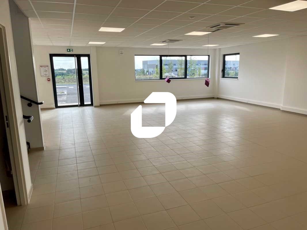 Situé au coeur de la nouvelle zone industrielle d