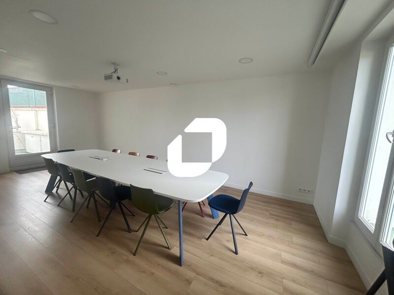 Rare sur le secteur ! Au pied de la gare d'Enghie