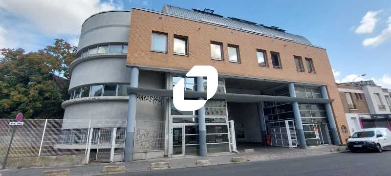 Porte de Saint Ouen, à 10 min à pied des métros «