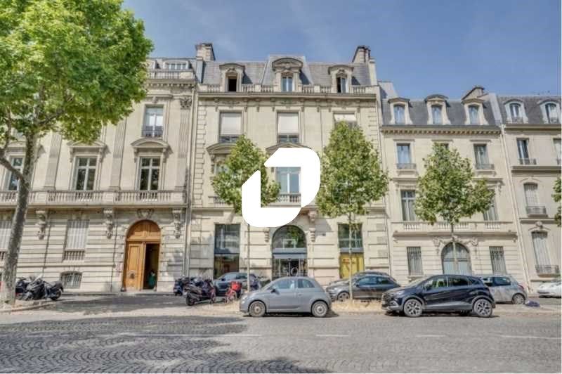 A proximité immédiate de l'Arc de Triomphe, Immpr