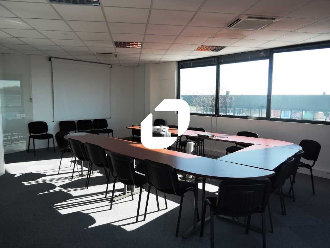 Au coeur d'un parc d'activité et de commerce à Mo