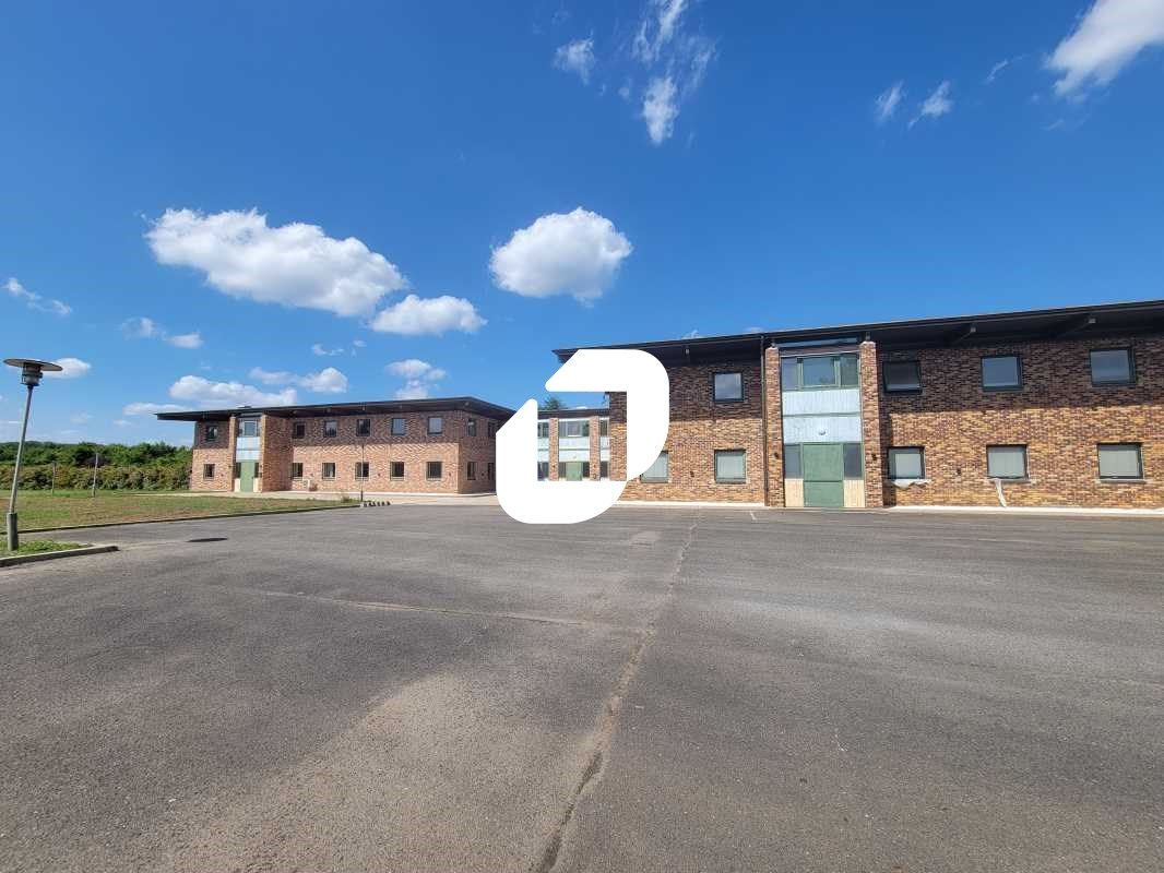 À MENNECY, IMMPROVE propose à la location des bur