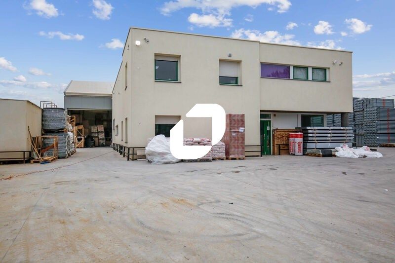 Situé à quelques minutes de la N2, tout proche de