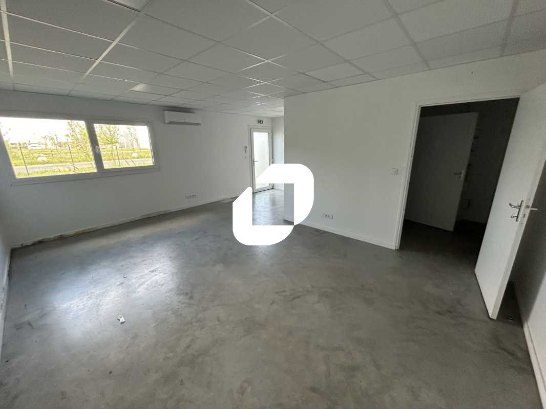 Situé idéalement à la sortie de la N104, Immprove