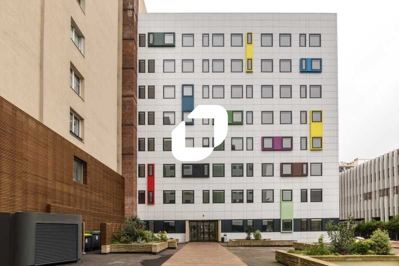 À proximité immédiate de la Porte de Versailles, 