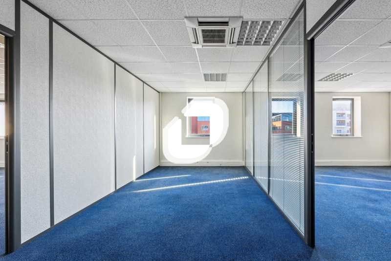 Situé dans un immeuble de bon standing au pied du