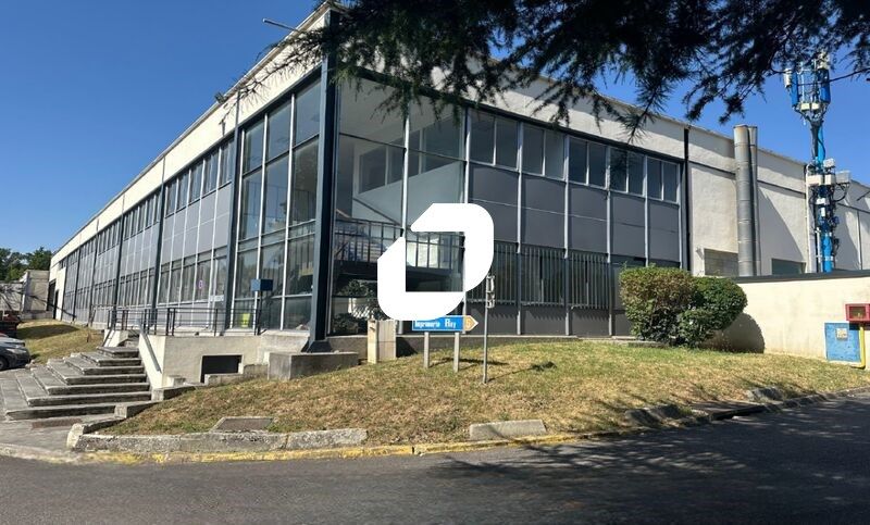 À proximité du centre commercial Villebon 2, et d