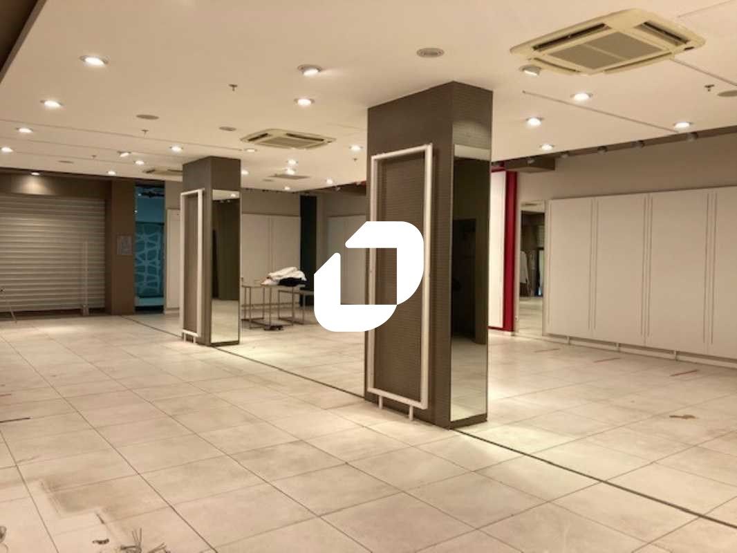 Immprove vous propose dans la Galerie BAGATELLE,