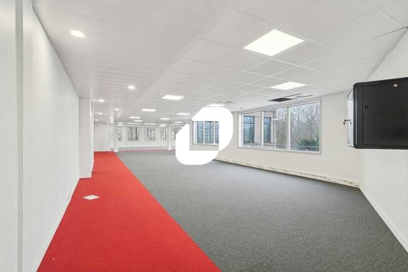 Situé à Villepinte (93) au coeur du parc d'affair