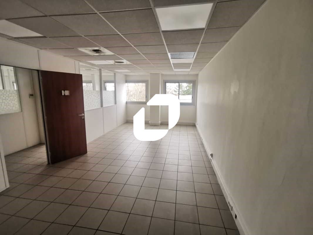 Idéalement situé à seulement 10 minutes à pied de