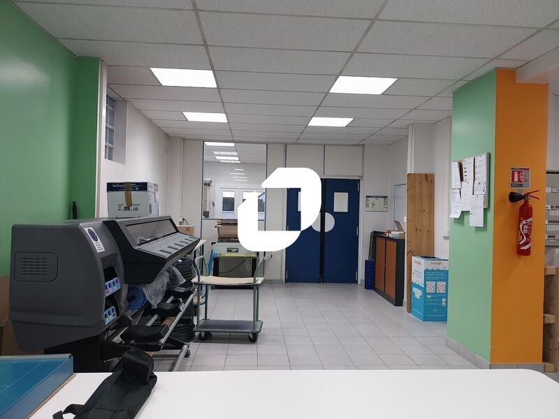 Situé dans un quartier pavillonnaire calme du Mes