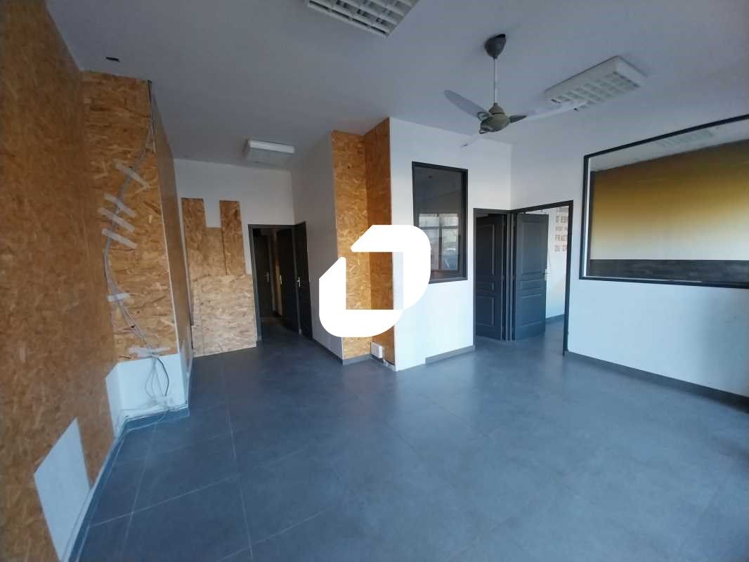 Au PECQ, au sein des commerces du Mexique, Immpro