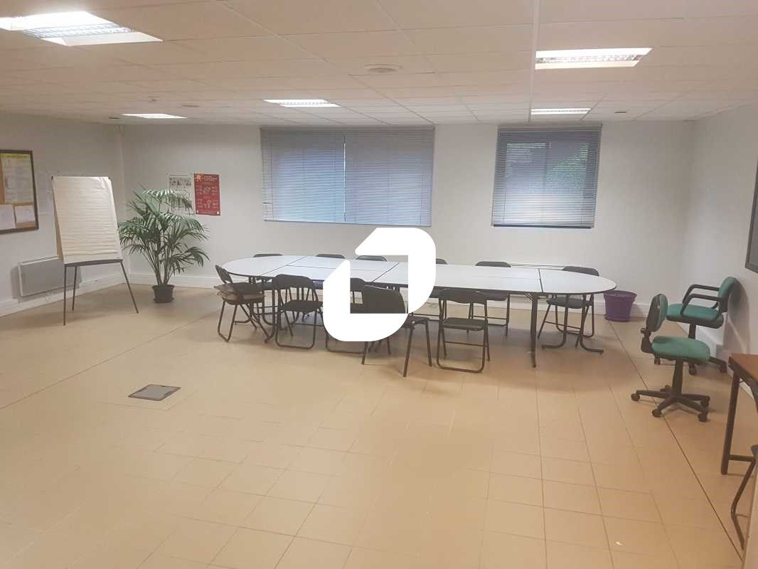 IMMPROVE vous présente à la location un spacieux 